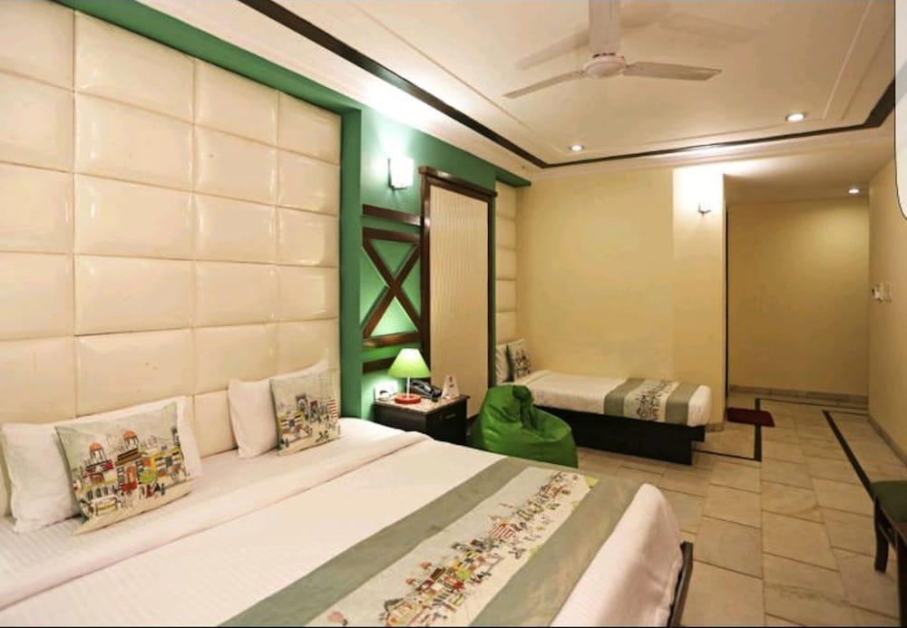 Hotel Unistar Nowe Delhi Zewnętrze zdjęcie