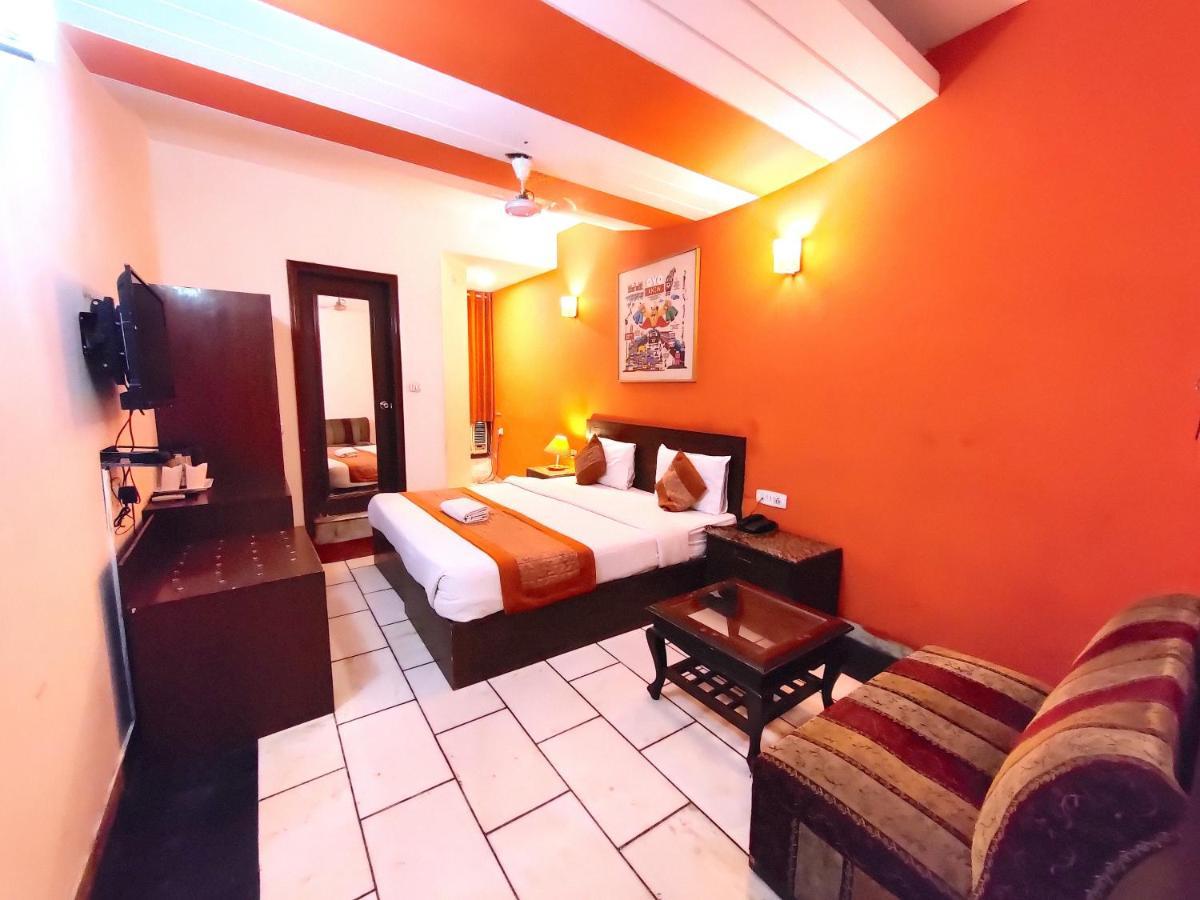 Hotel Unistar Nowe Delhi Zewnętrze zdjęcie