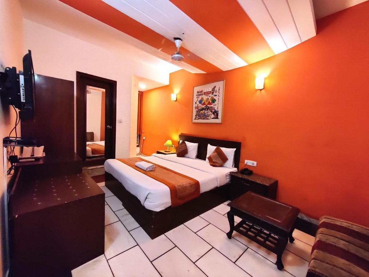 Hotel Unistar Nowe Delhi Zewnętrze zdjęcie