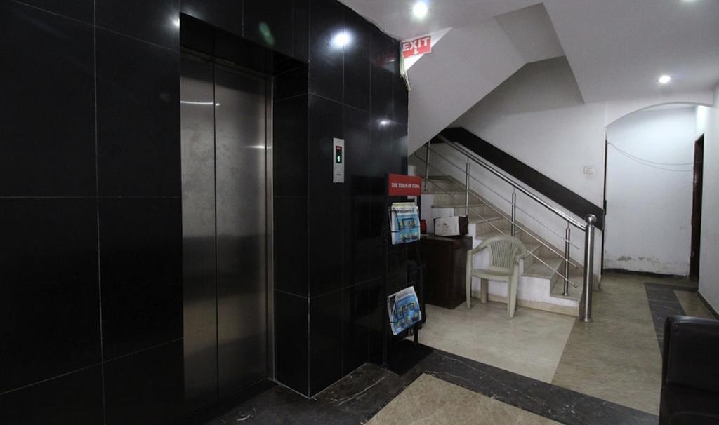Hotel Unistar Nowe Delhi Zewnętrze zdjęcie