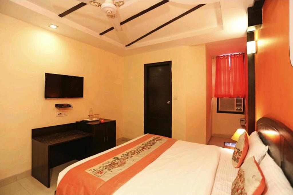 Hotel Unistar Nowe Delhi Zewnętrze zdjęcie