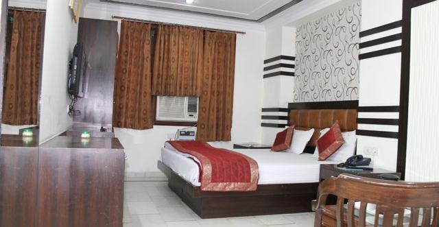 Hotel Unistar Nowe Delhi Zewnętrze zdjęcie