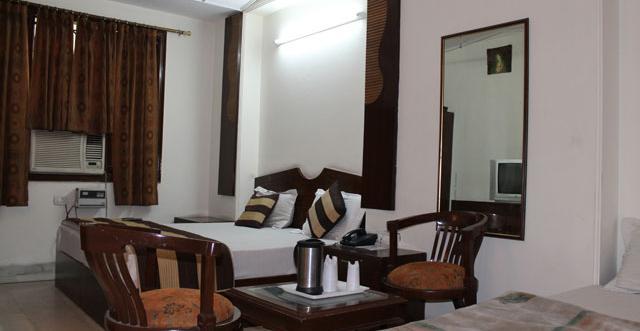 Hotel Unistar Nowe Delhi Zewnętrze zdjęcie