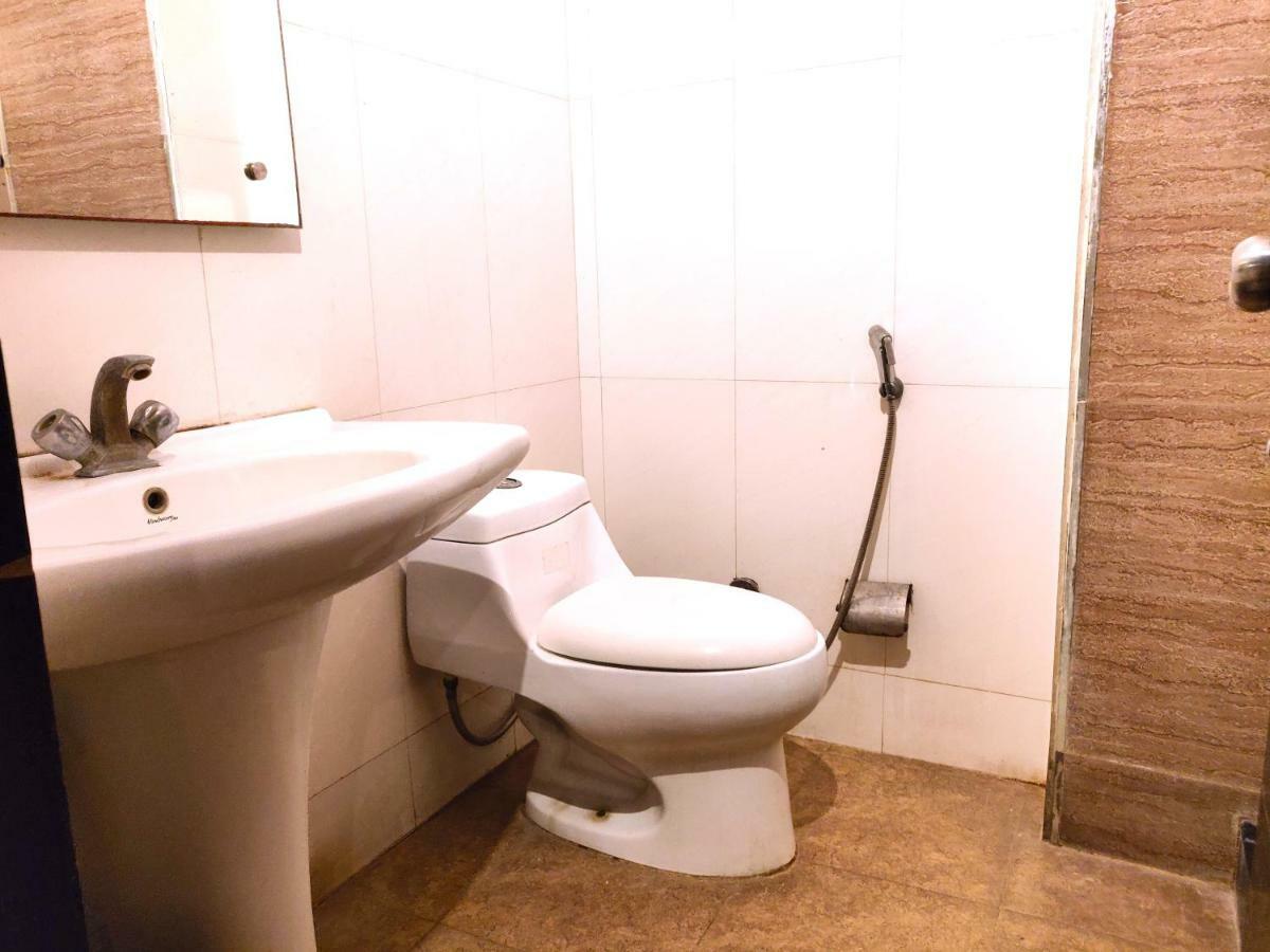 Hotel Unistar Nowe Delhi Zewnętrze zdjęcie