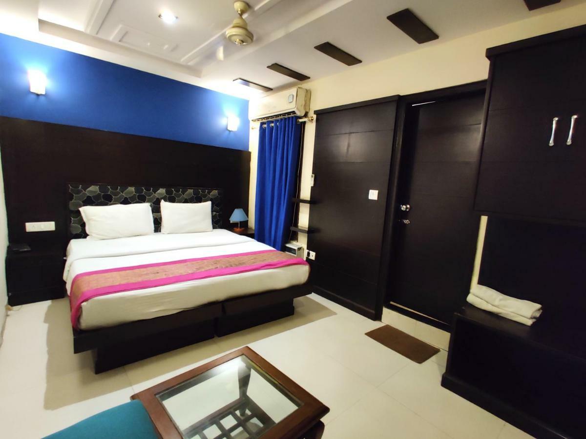 Hotel Unistar Nowe Delhi Zewnętrze zdjęcie