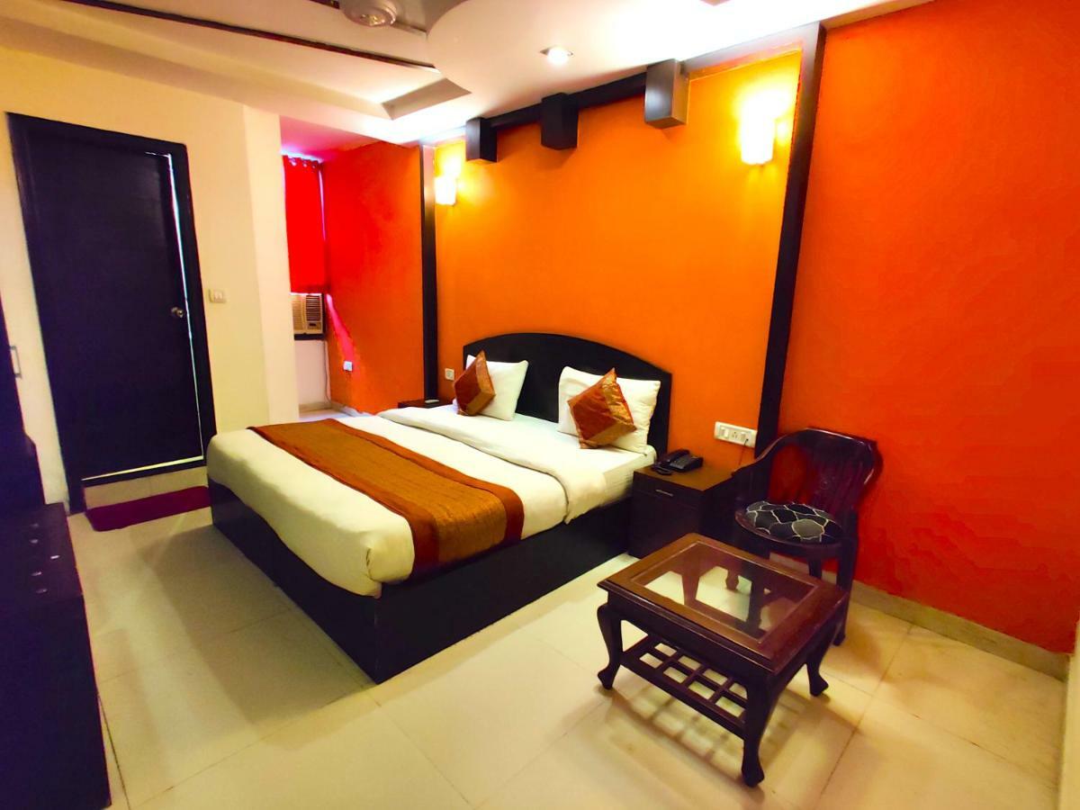 Hotel Unistar Nowe Delhi Zewnętrze zdjęcie