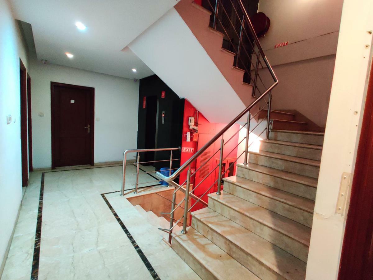 Hotel Unistar Nowe Delhi Zewnętrze zdjęcie
