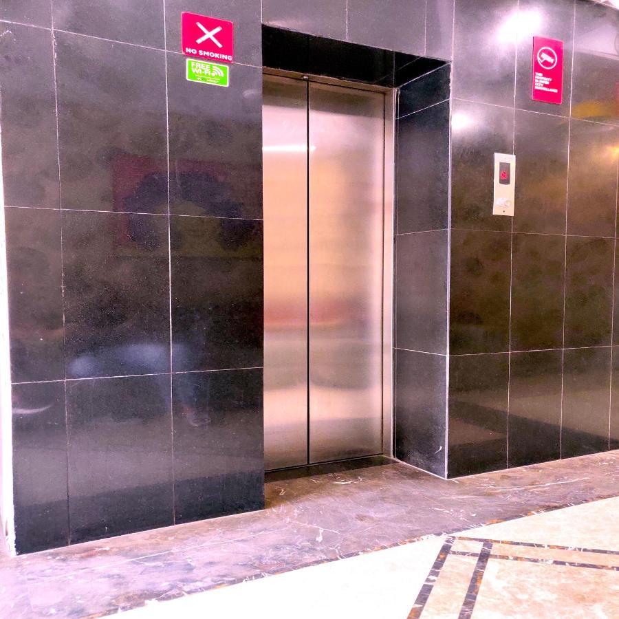 Hotel Unistar Nowe Delhi Zewnętrze zdjęcie